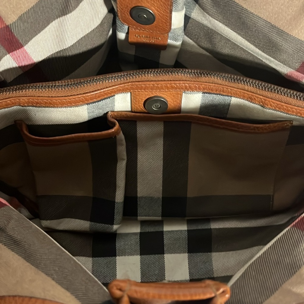 Burberry Purse - Picture 8 of 9